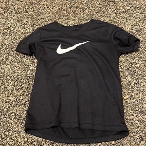 V neck, kids XS, Nike black sports shirt